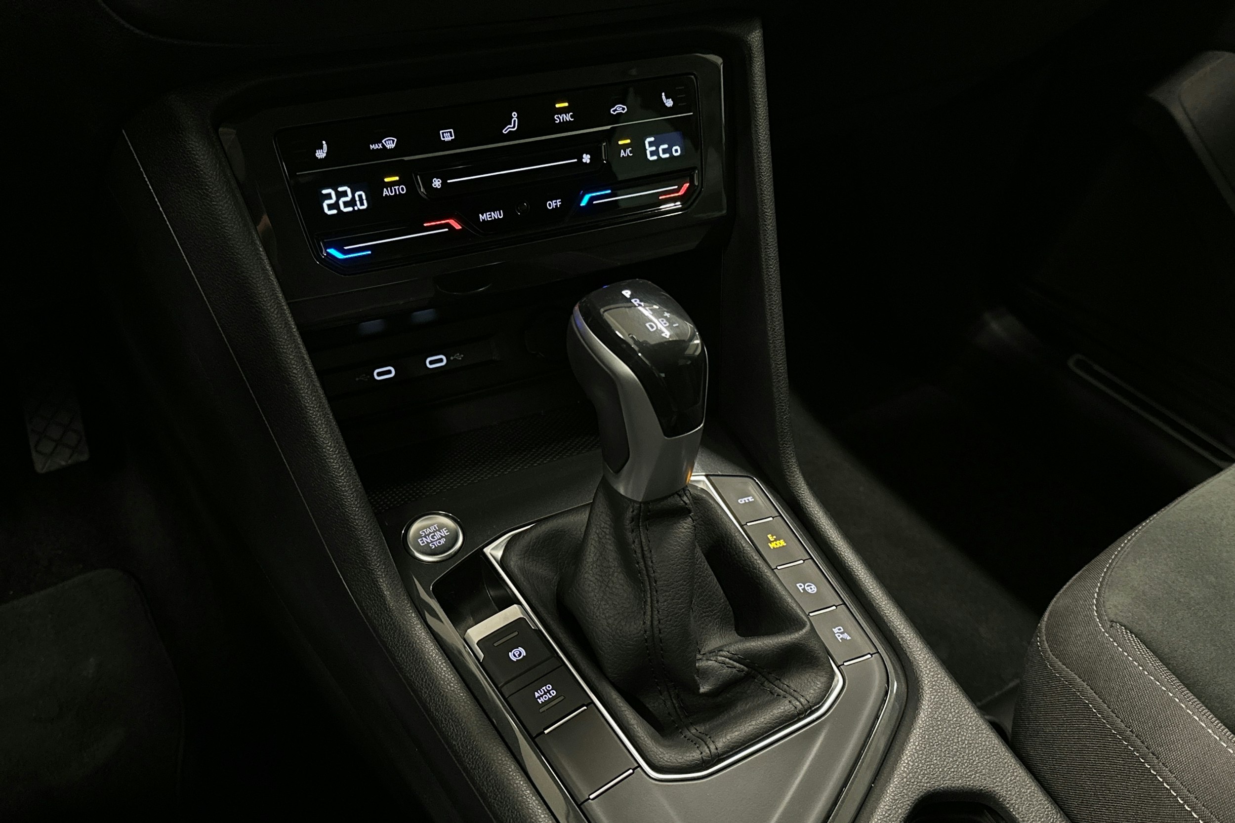 valkoinen Volkswagen Tiguan 2023 kuva 21.