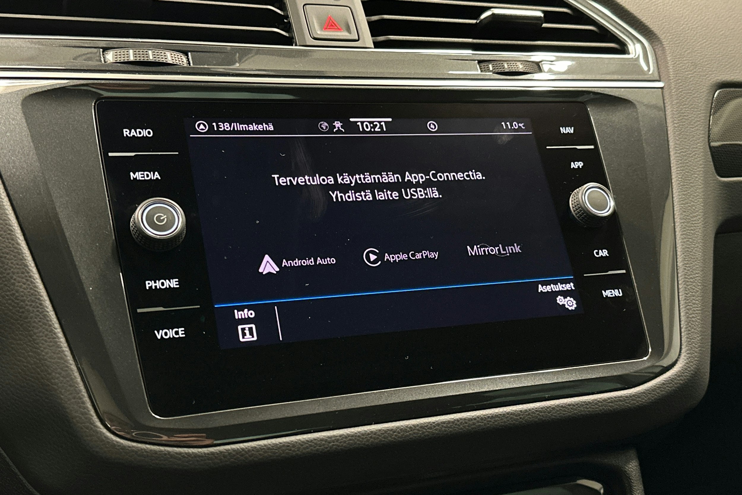 valkoinen Volkswagen Tiguan 2023 kuva 24.