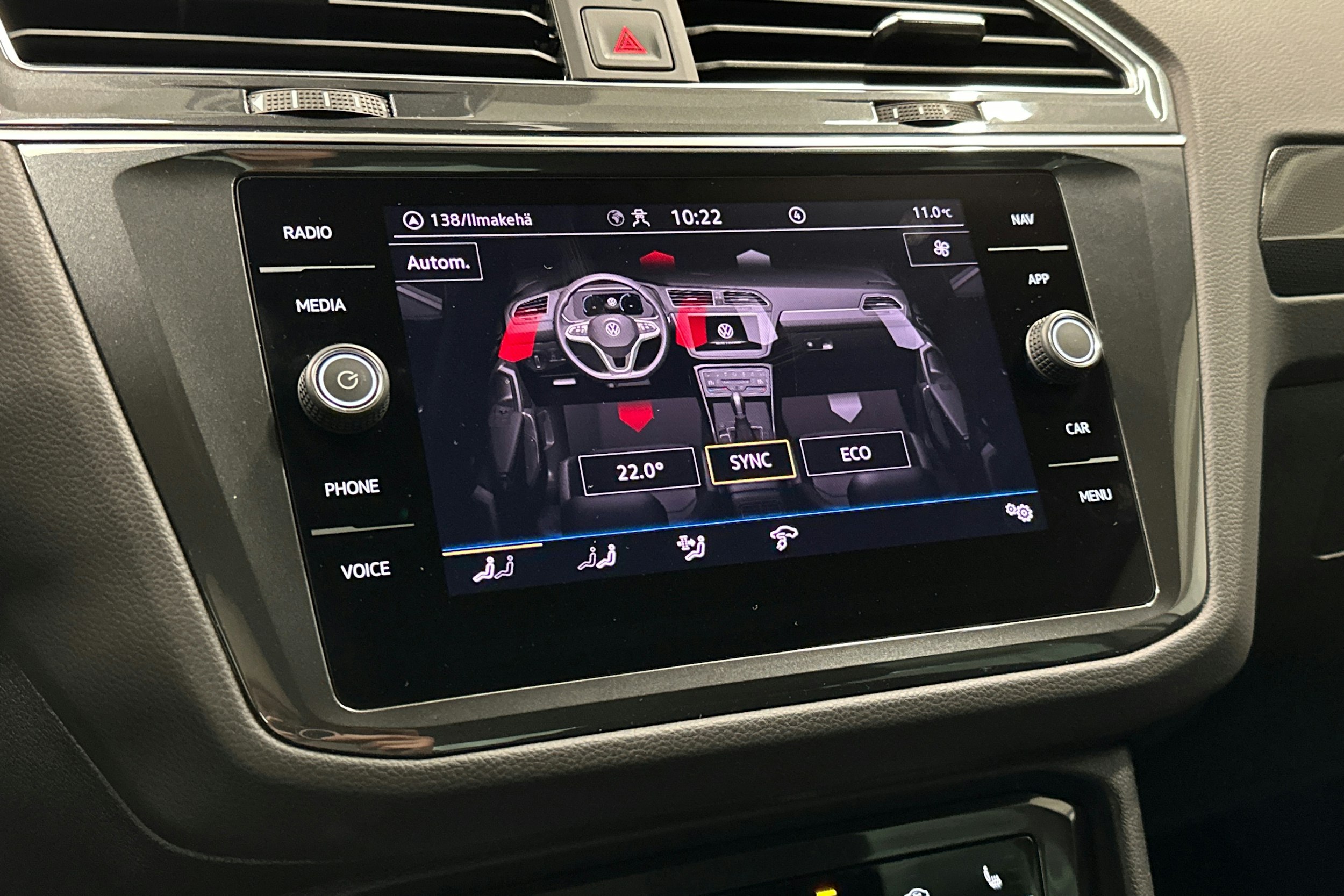 valkoinen Volkswagen Tiguan 2023 kuva 25.