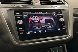 valkoinen Volkswagen Tiguan 2023 kuva 25.