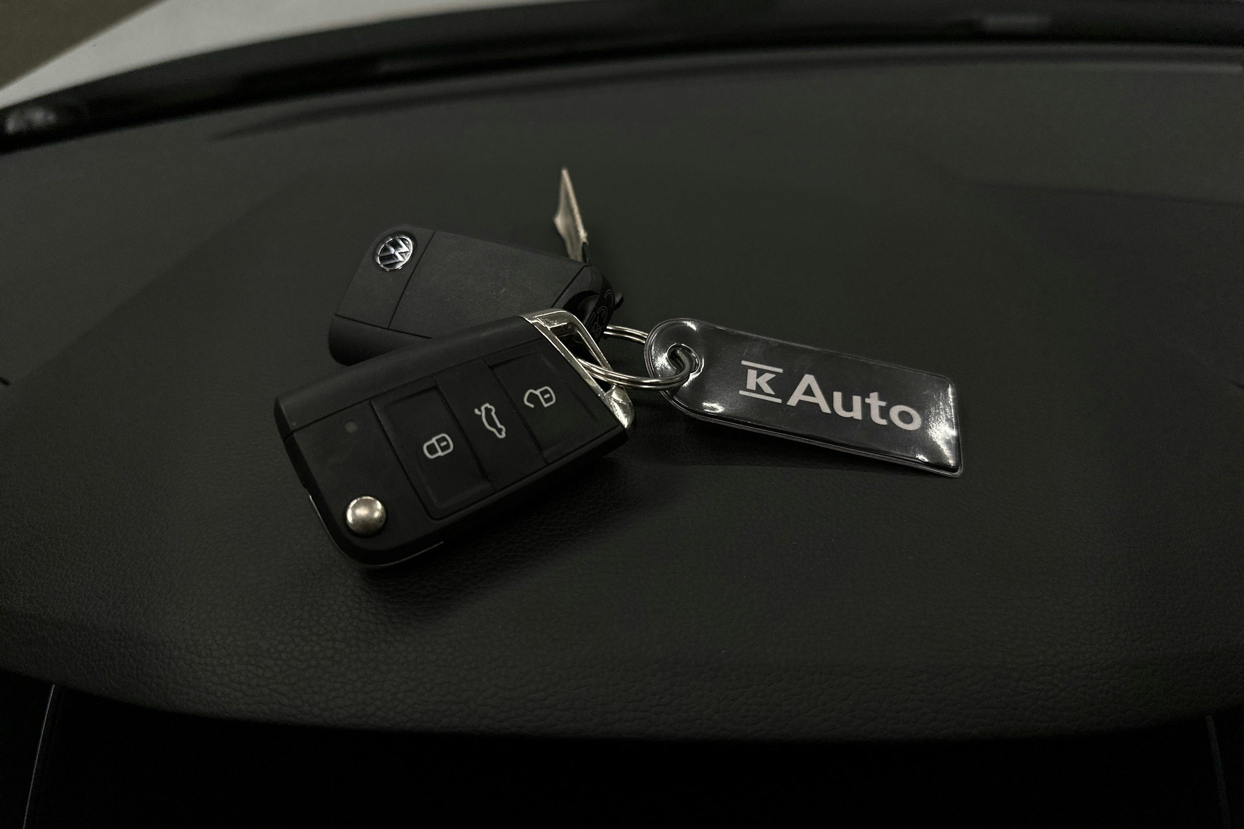 valkoinen Volkswagen Tiguan 2023 kuva 28.