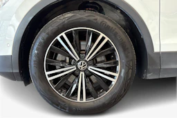 valkoinen Volkswagen Tiguan 2023 kuva 9.