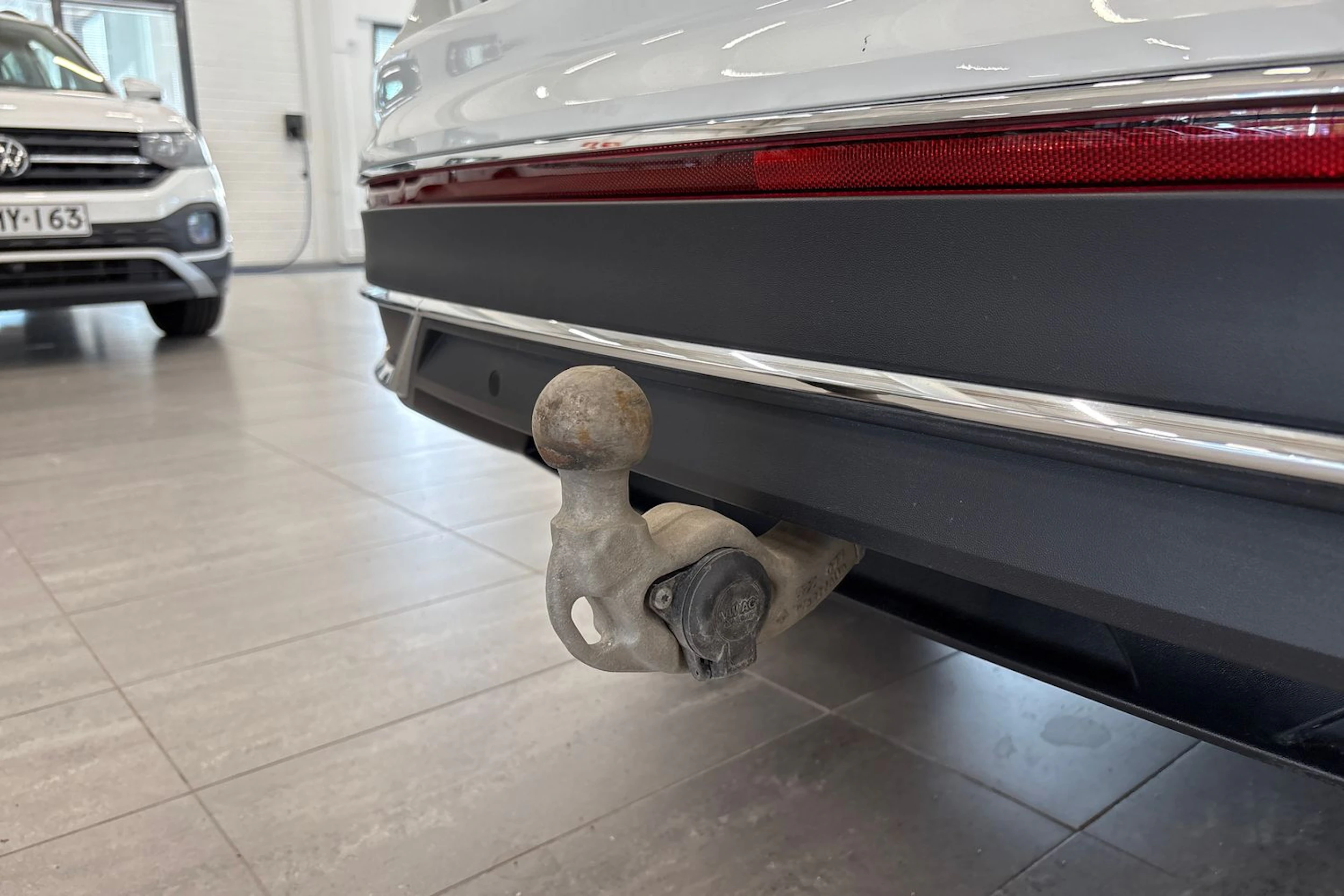 valkoinen Volkswagen Tiguan 2023 kuva 13.