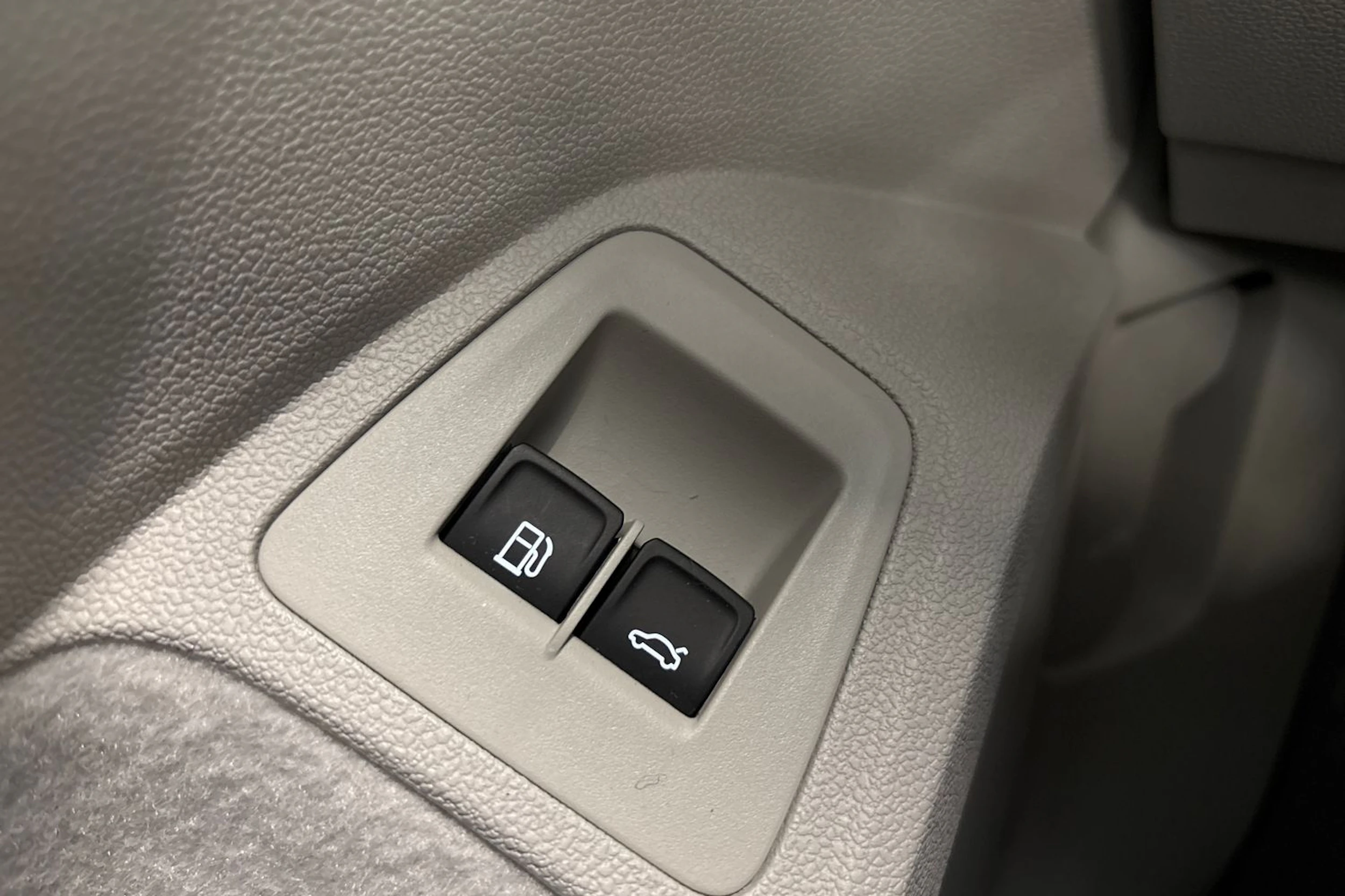 valkoinen Volkswagen Tiguan 2023 kuva 16.
