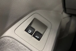 valkoinen Volkswagen Tiguan 2023 kuva 16.