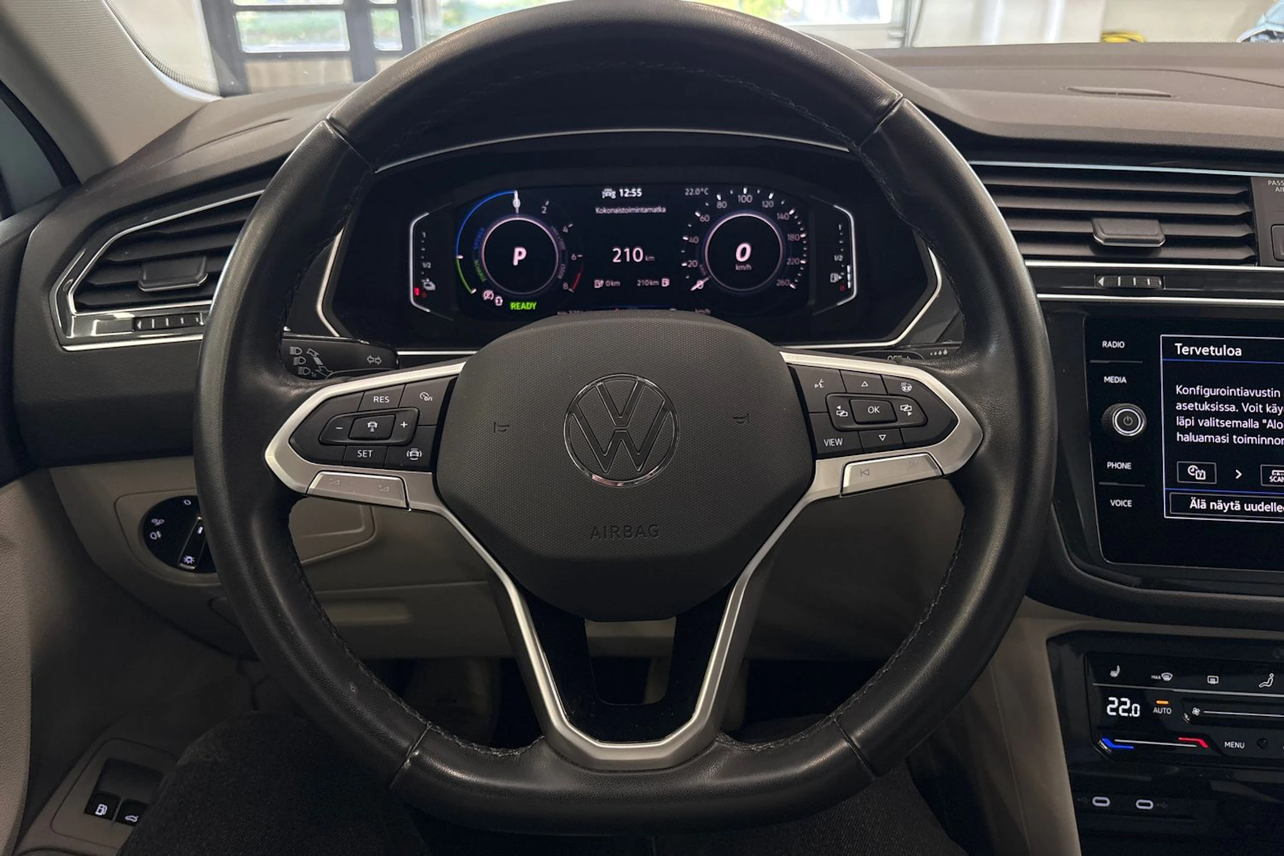 valkoinen Volkswagen Tiguan 2023 kuva 20.