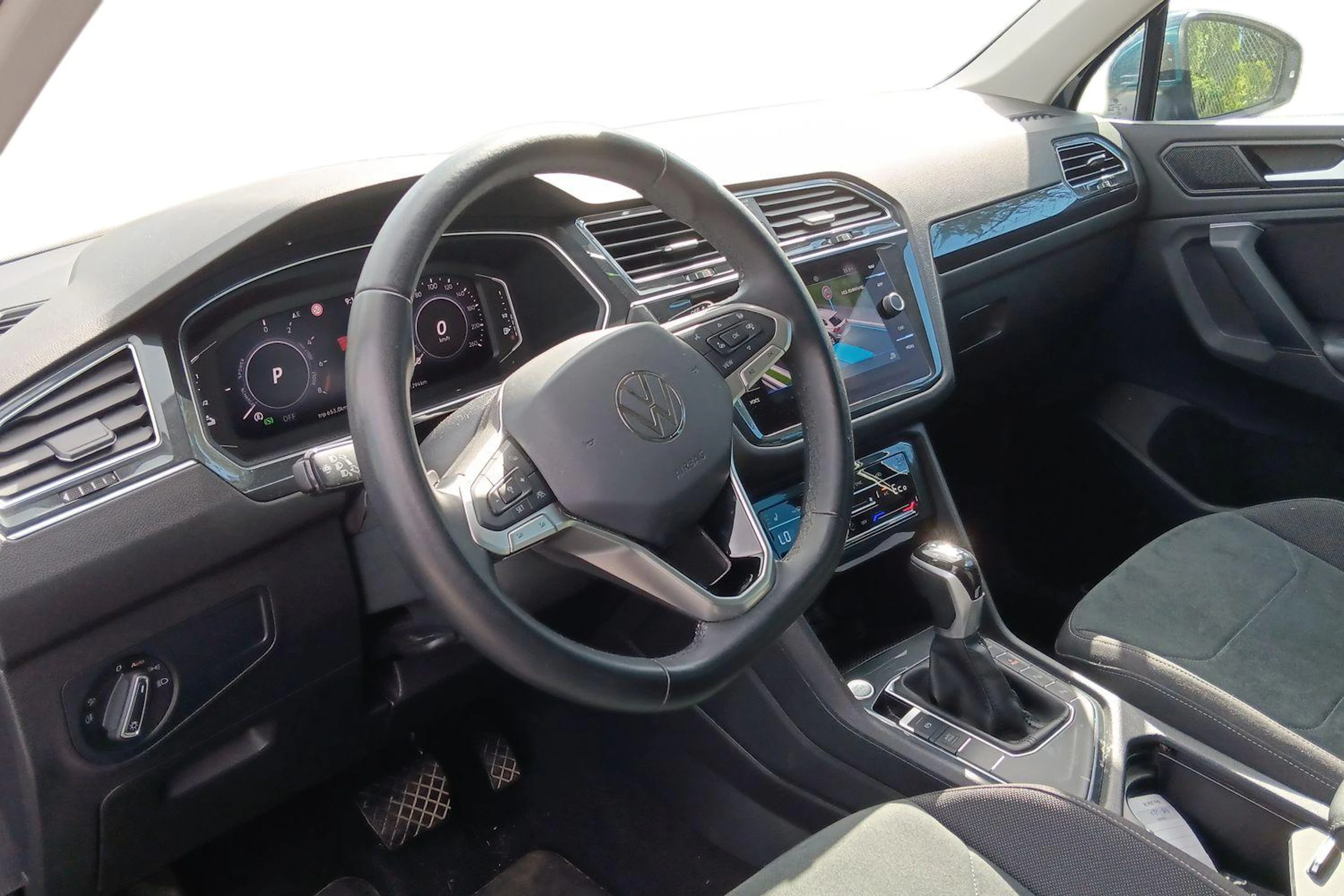 Sininen Volkswagen Tiguan 2023 kuva 3.