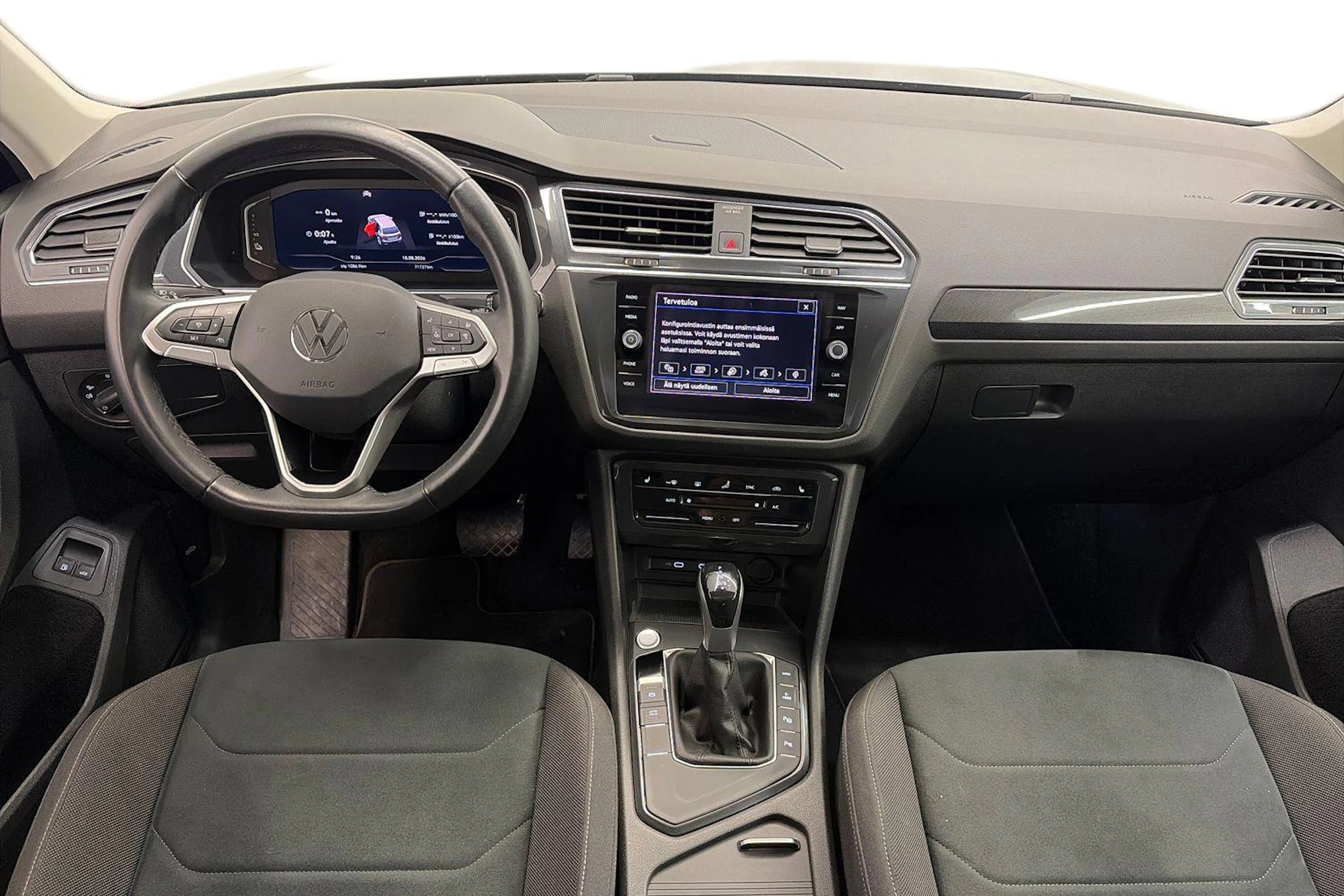 Sininen Volkswagen Tiguan 2023 kuva 7.
