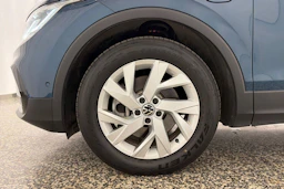 Sininen Volkswagen Tiguan 2023 kuva 10.