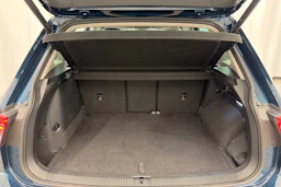 Sininen Volkswagen Tiguan 2023 kuva 12.