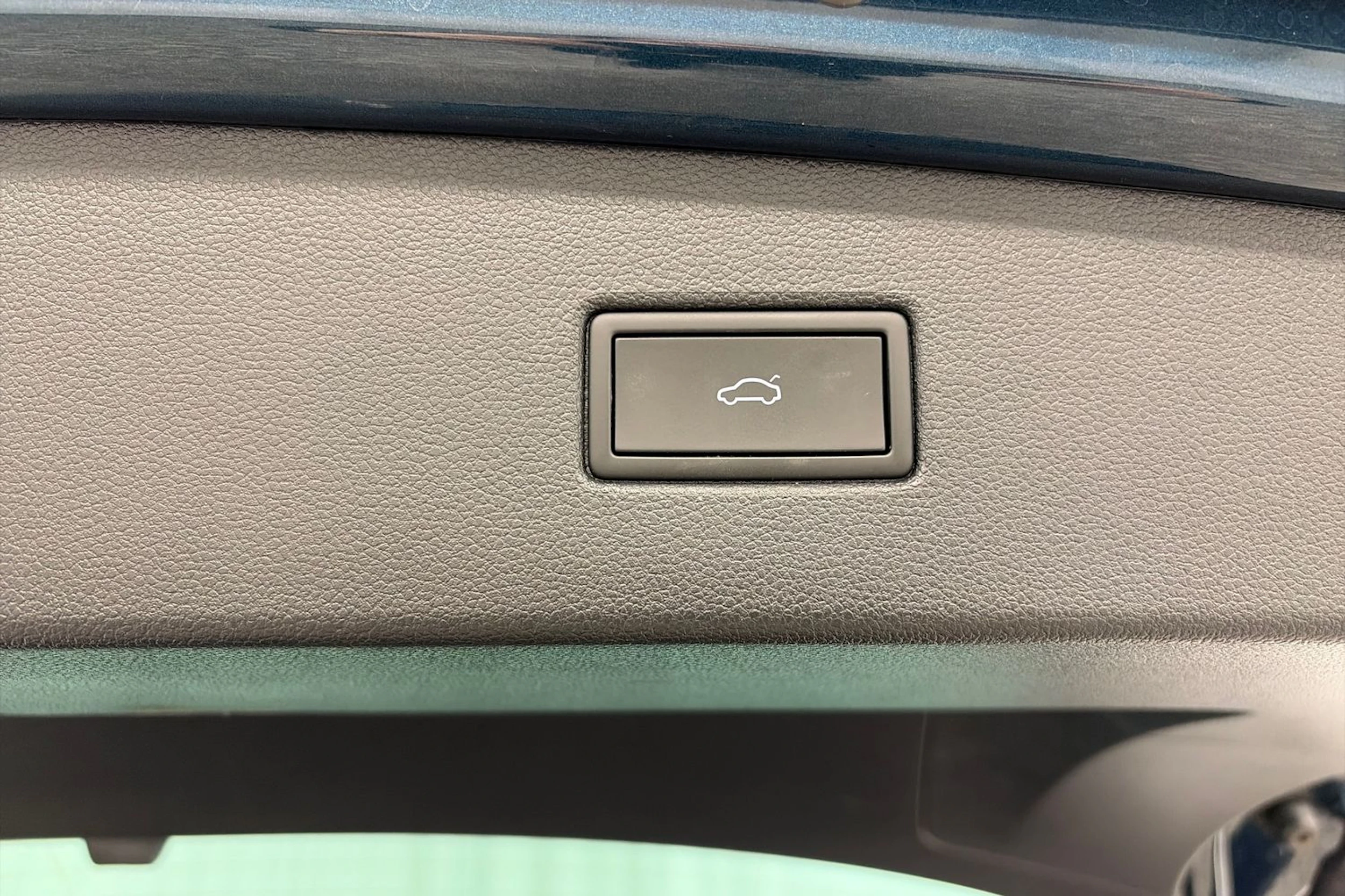 Sininen Volkswagen Tiguan 2023 kuva 13.