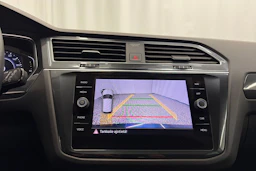 Sininen Volkswagen Tiguan 2023 kuva 19.