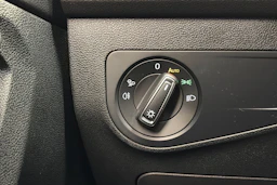 Sininen Volkswagen Tiguan 2023 kuva 25.