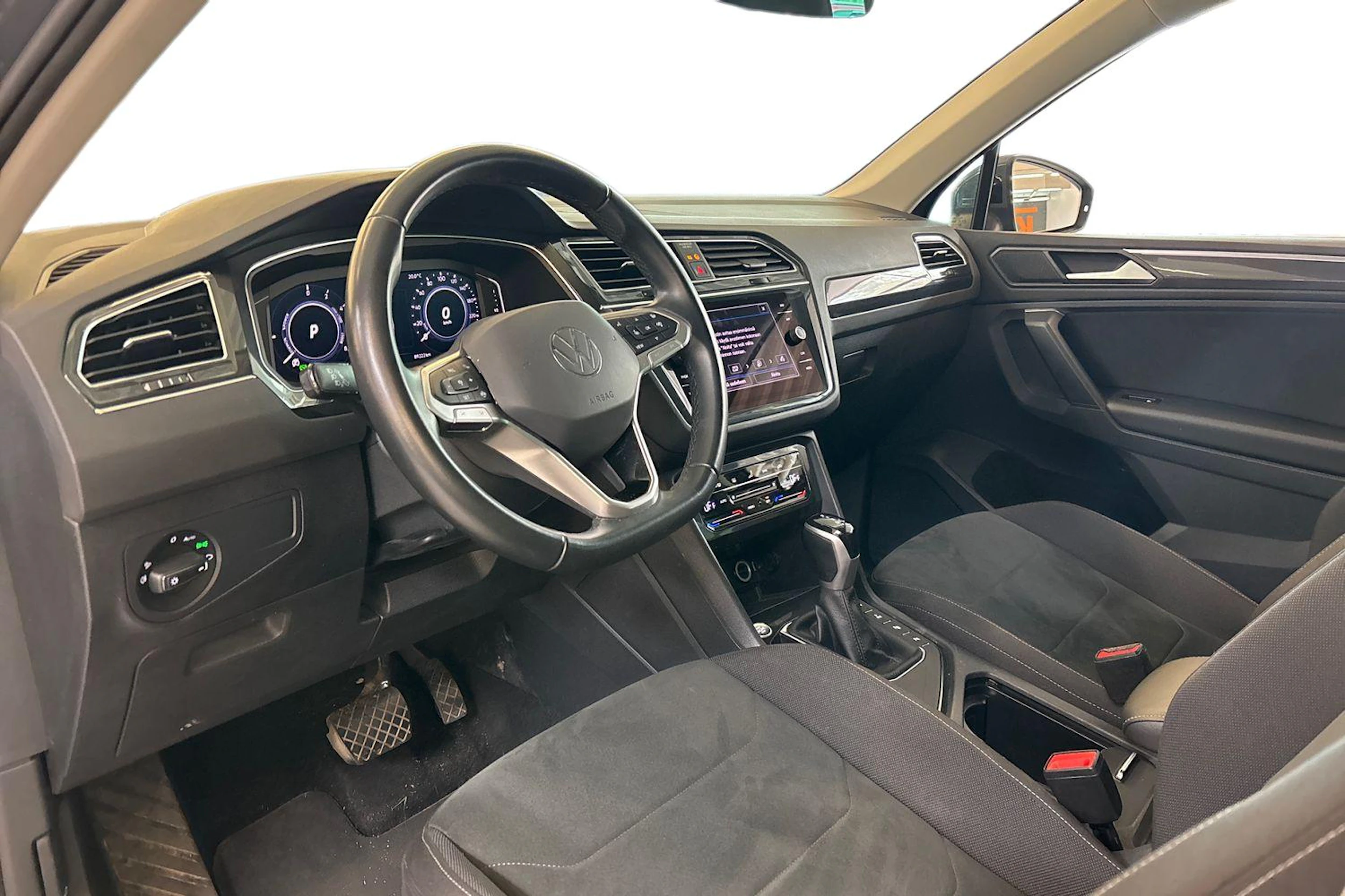 Harmaa Volkswagen Tiguan 2023 kuva 3.