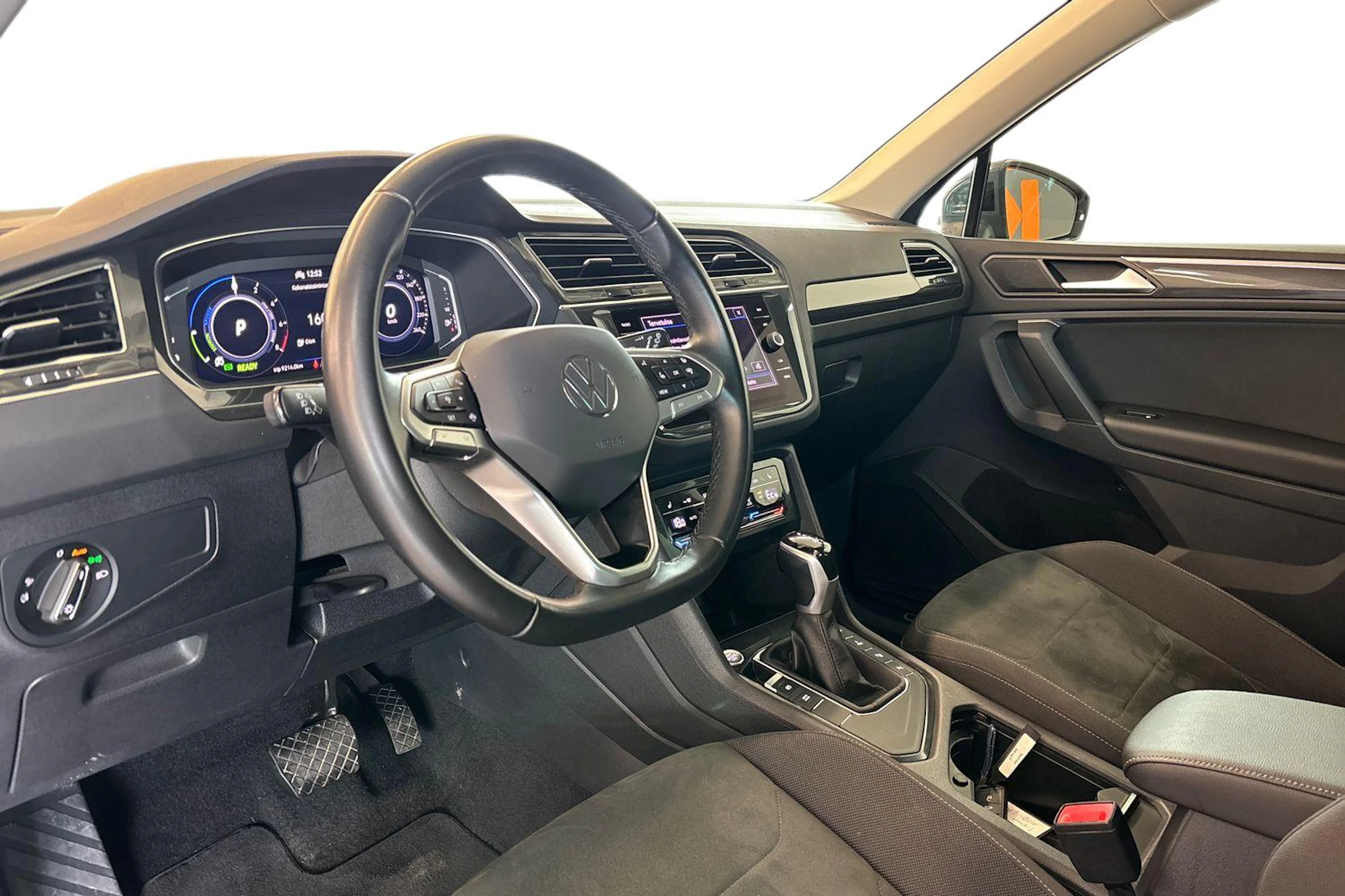 Harmaa Volkswagen Tiguan 2023 kuva 6.