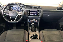 Harmaa Volkswagen Tiguan 2023 kuva 7.