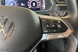 Harmaa Volkswagen Tiguan 2023 kuva 15.