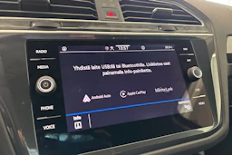 Harmaa Volkswagen Tiguan 2023 kuva 18.