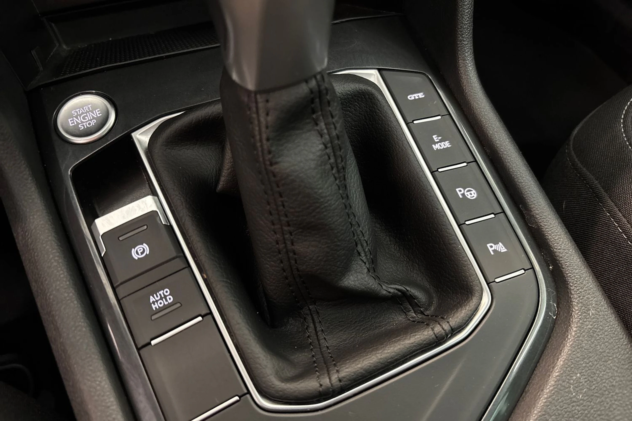 Harmaa Volkswagen Tiguan 2023 kuva 19.