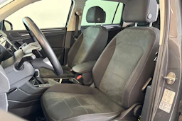 Harmaa Volkswagen Tiguan 2023 kuva 21.