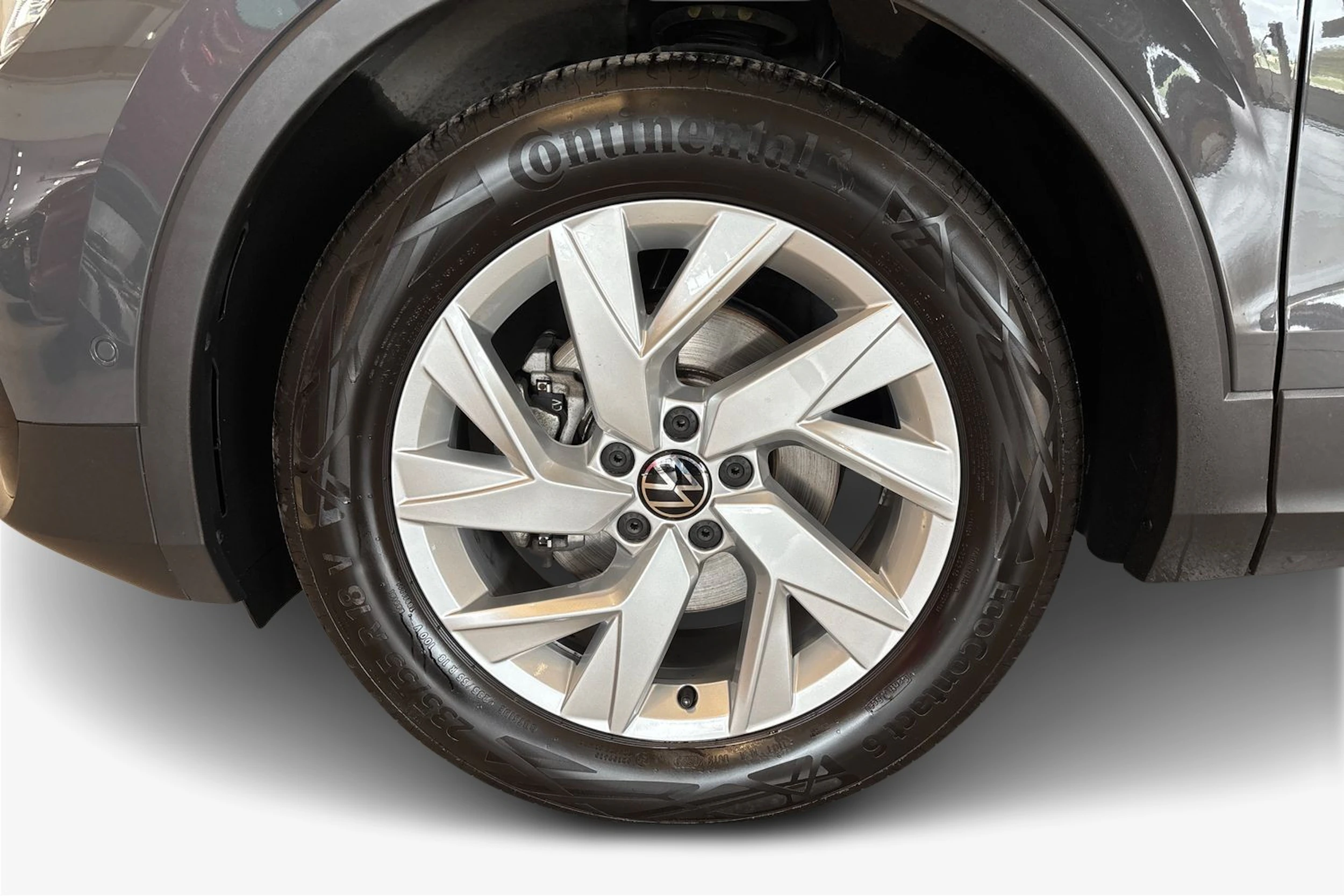 Harmaa Volkswagen Tiguan 2023 kuva 12.