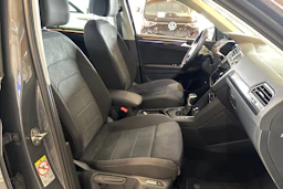 Harmaa Volkswagen Tiguan 2023 kuva 15.
