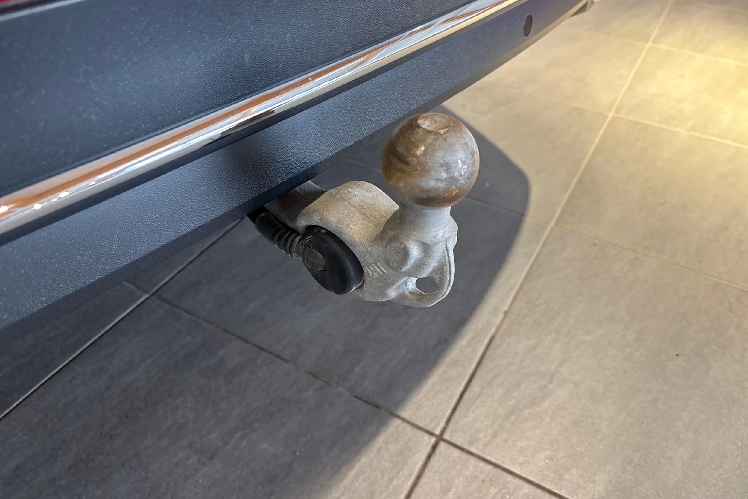 Harmaa Volkswagen Tiguan 2023 kuva 17.