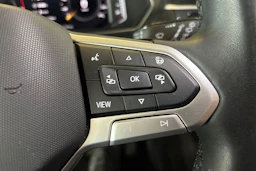 Harmaa Volkswagen Tiguan 2023 kuva 21.