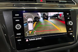 Harmaa Volkswagen Tiguan 2023 kuva 23.