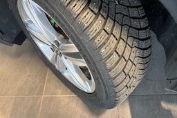 harmaa Volkswagen Tiguan 2023 kuva 10.