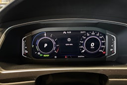 harmaa Volkswagen Tiguan 2023 kuva 11.