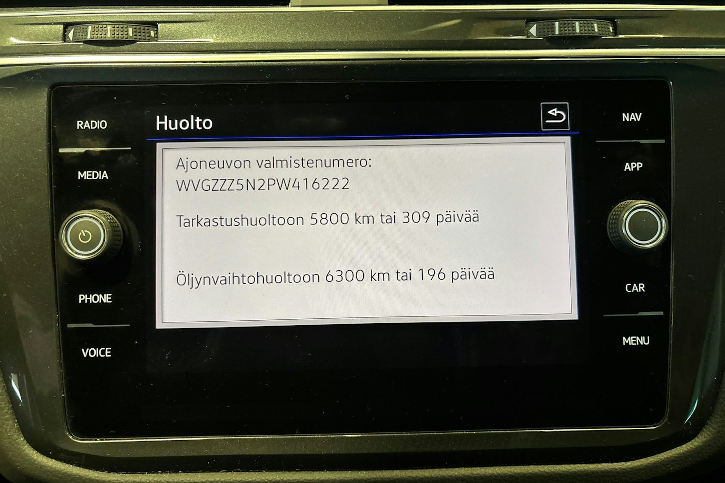 harmaa Volkswagen Tiguan 2023 kuva 15.