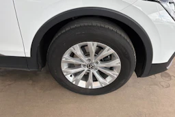 valkoinen Volkswagen Tiguan 2023 kuva 10.