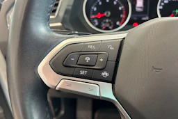 valkoinen Volkswagen Tiguan 2023 kuva 12.