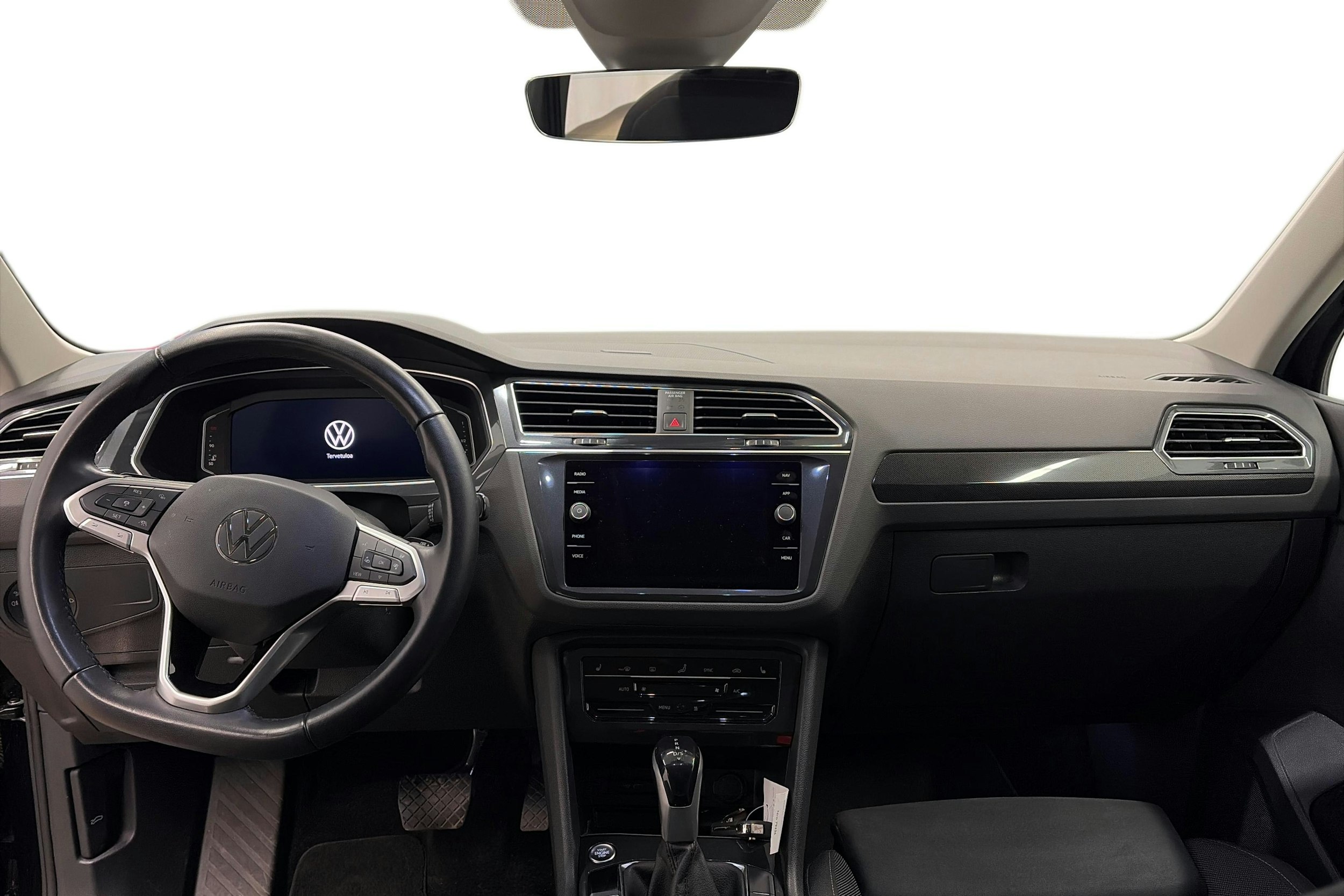 musta Volkswagen Tiguan 2023 kuva 9.