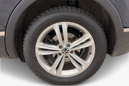 musta Volkswagen Tiguan 2023 kuva 11.