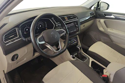 valkoinen Volkswagen Tiguan 2023 kuva 6.
