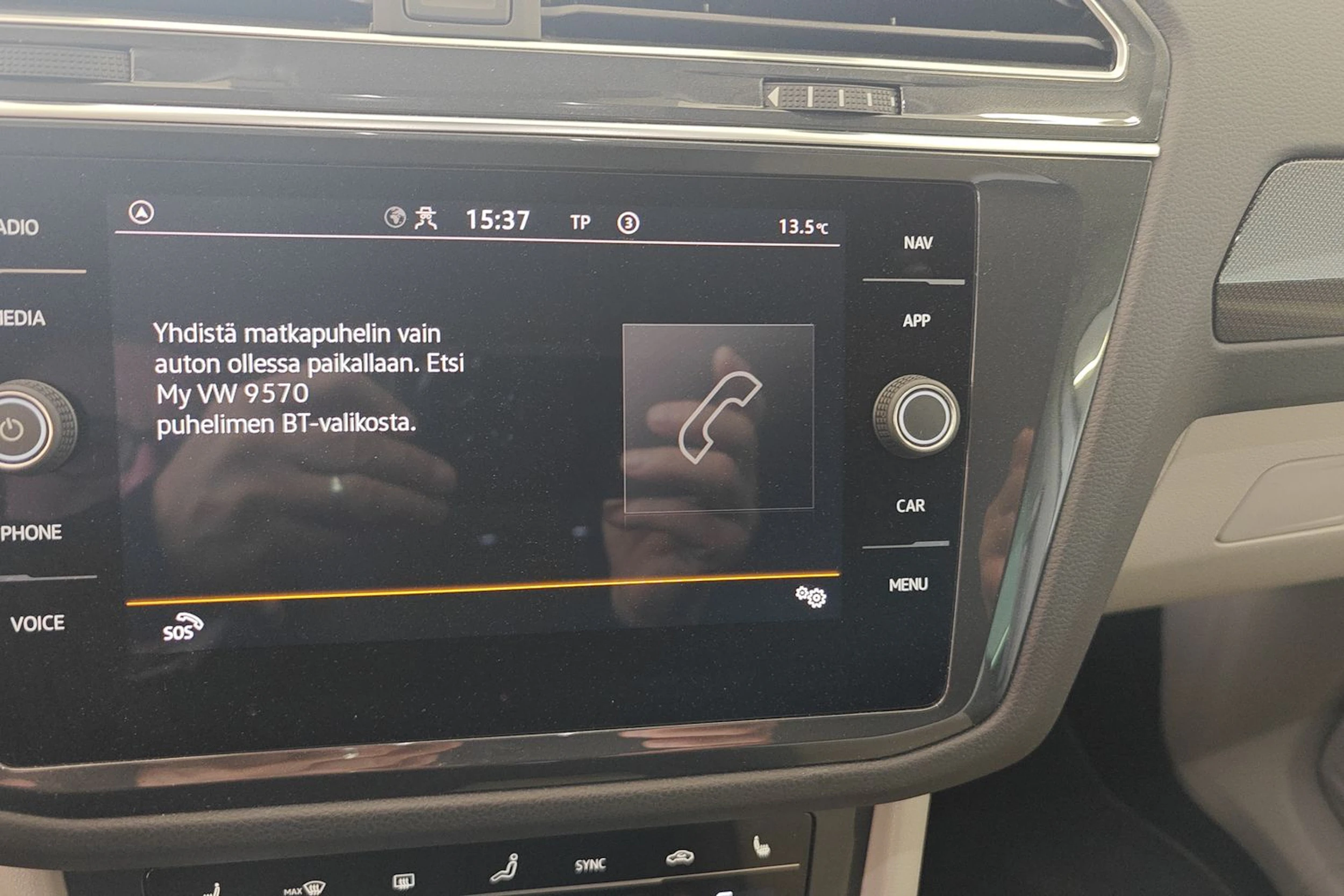 valkoinen Volkswagen Tiguan 2023 kuva 14.