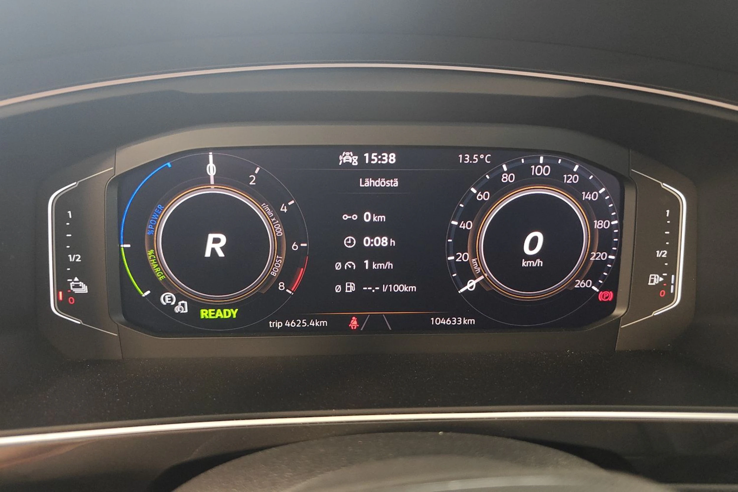 valkoinen Volkswagen Tiguan 2023 kuva 18.