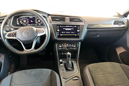 Harmaa Volkswagen Tiguan 2023 kuva 7.
