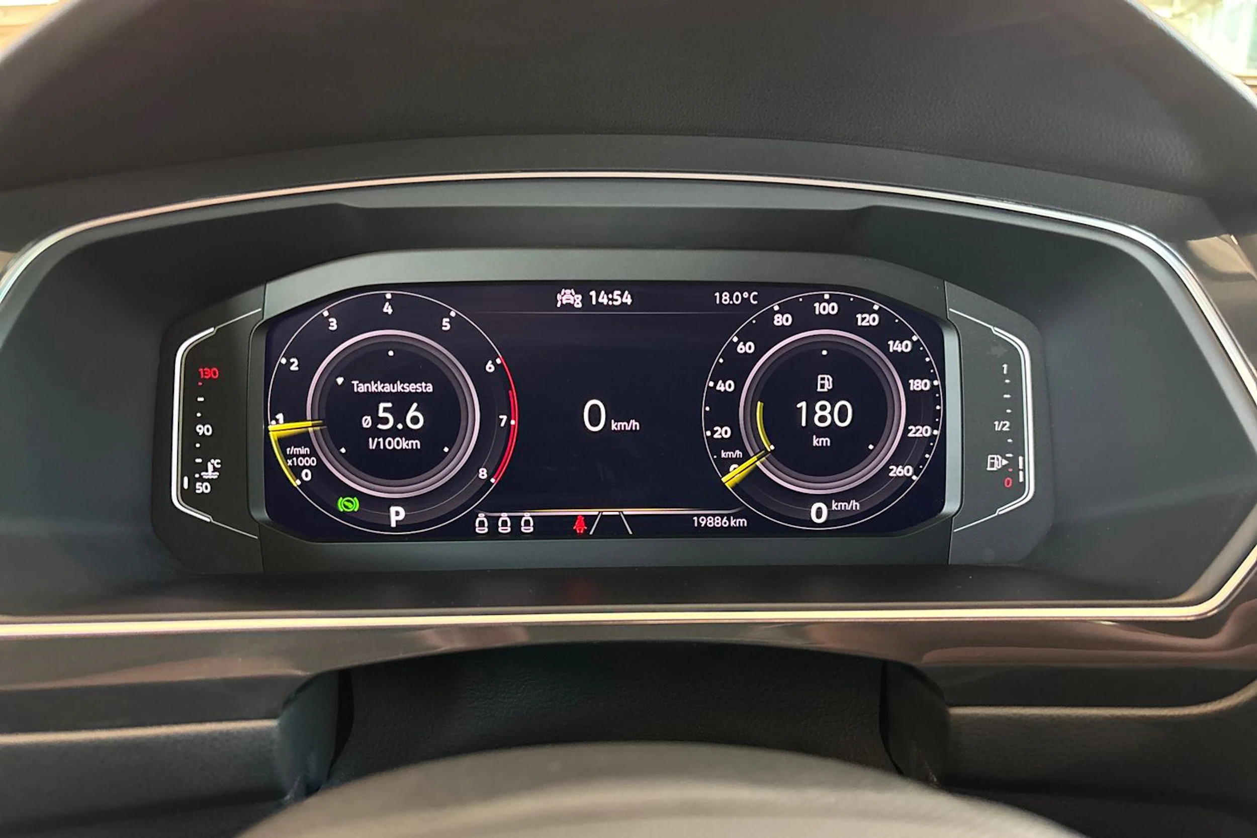 Harmaa Volkswagen Tiguan 2023 kuva 11.