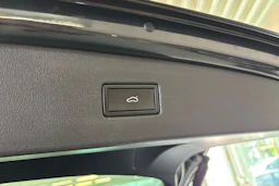 Harmaa Volkswagen Tiguan 2023 kuva 23.