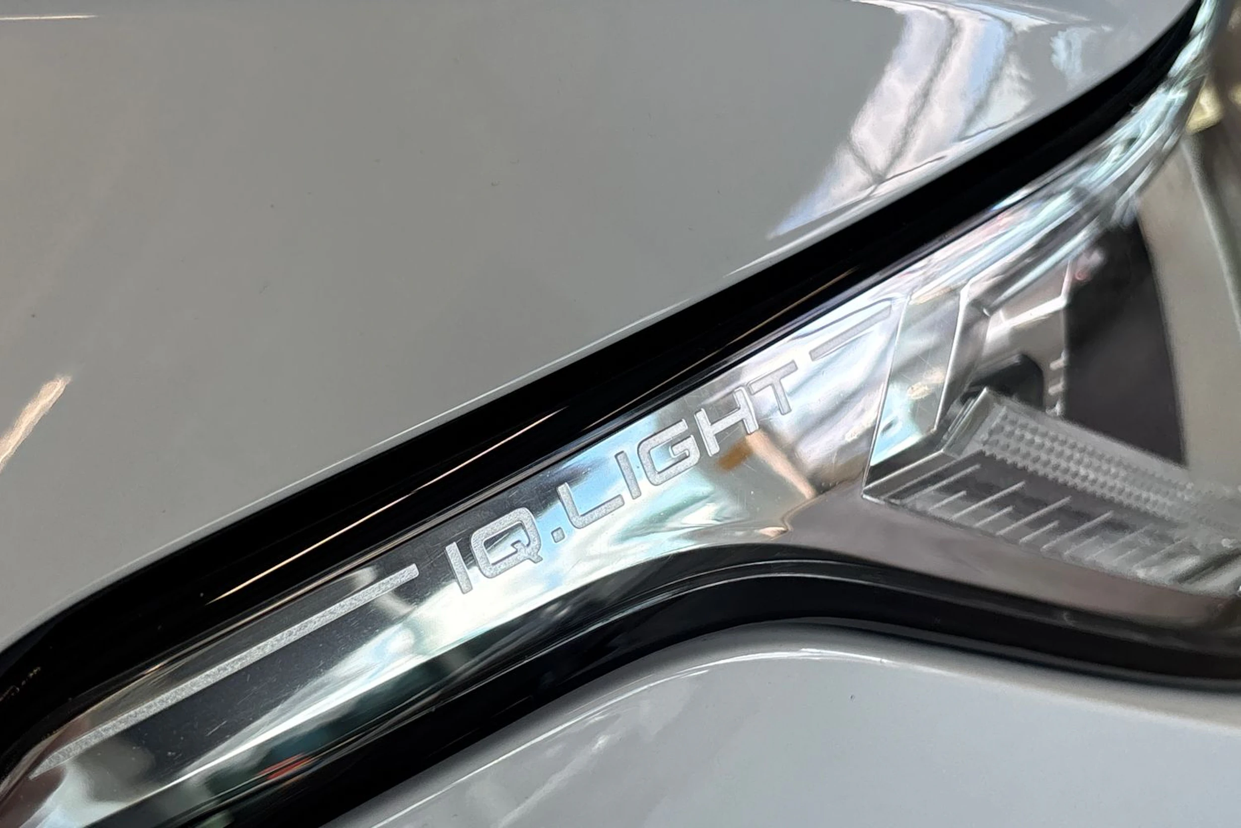 valkoinen Volkswagen Tiguan 2023 kuva 12.