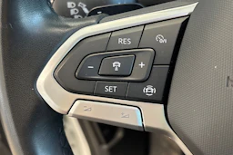 valkoinen Volkswagen Tiguan 2023 kuva 24.