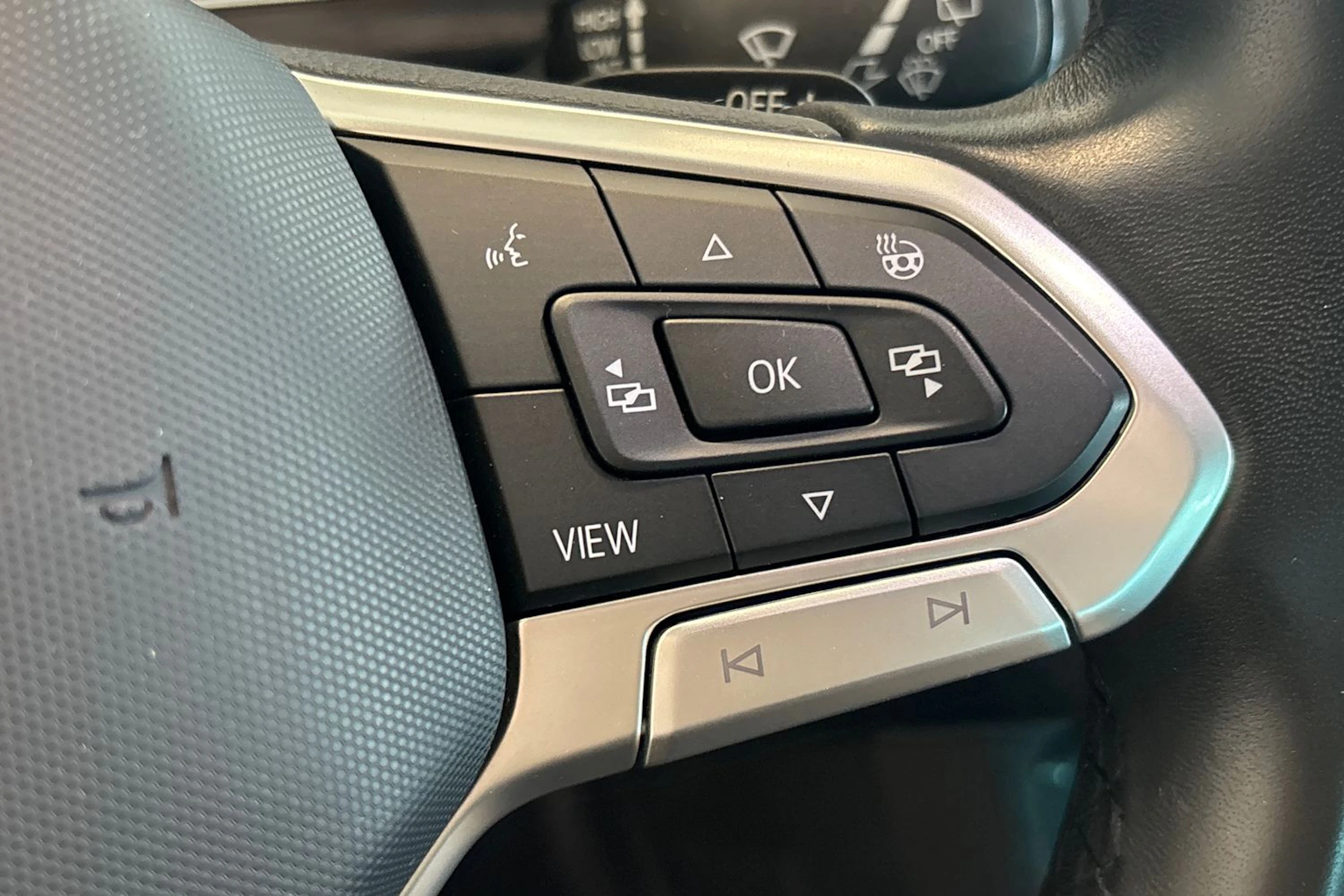 valkoinen Volkswagen Tiguan 2023 kuva 25.