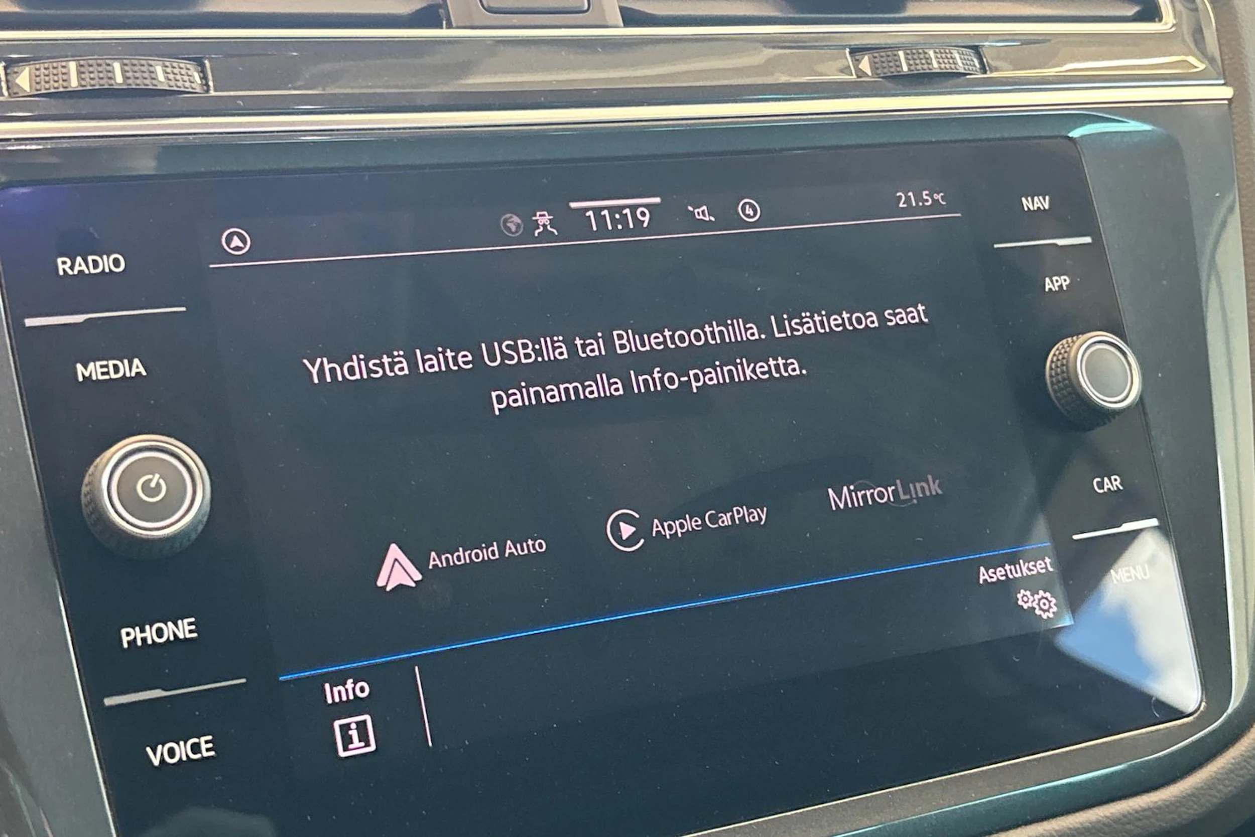 valkoinen Volkswagen Tiguan 2023 kuva 31.