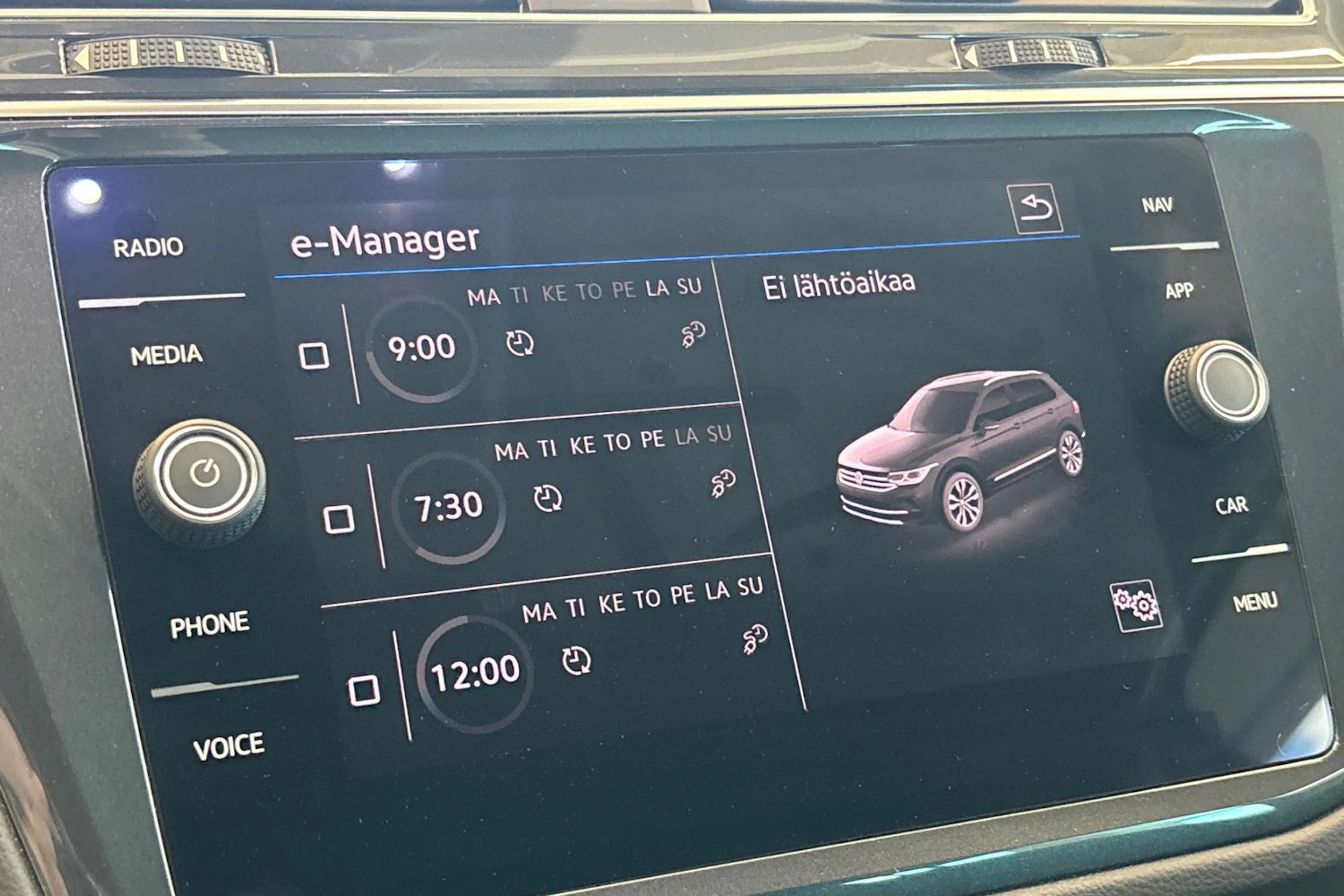 valkoinen Volkswagen Tiguan 2023 kuva 32.