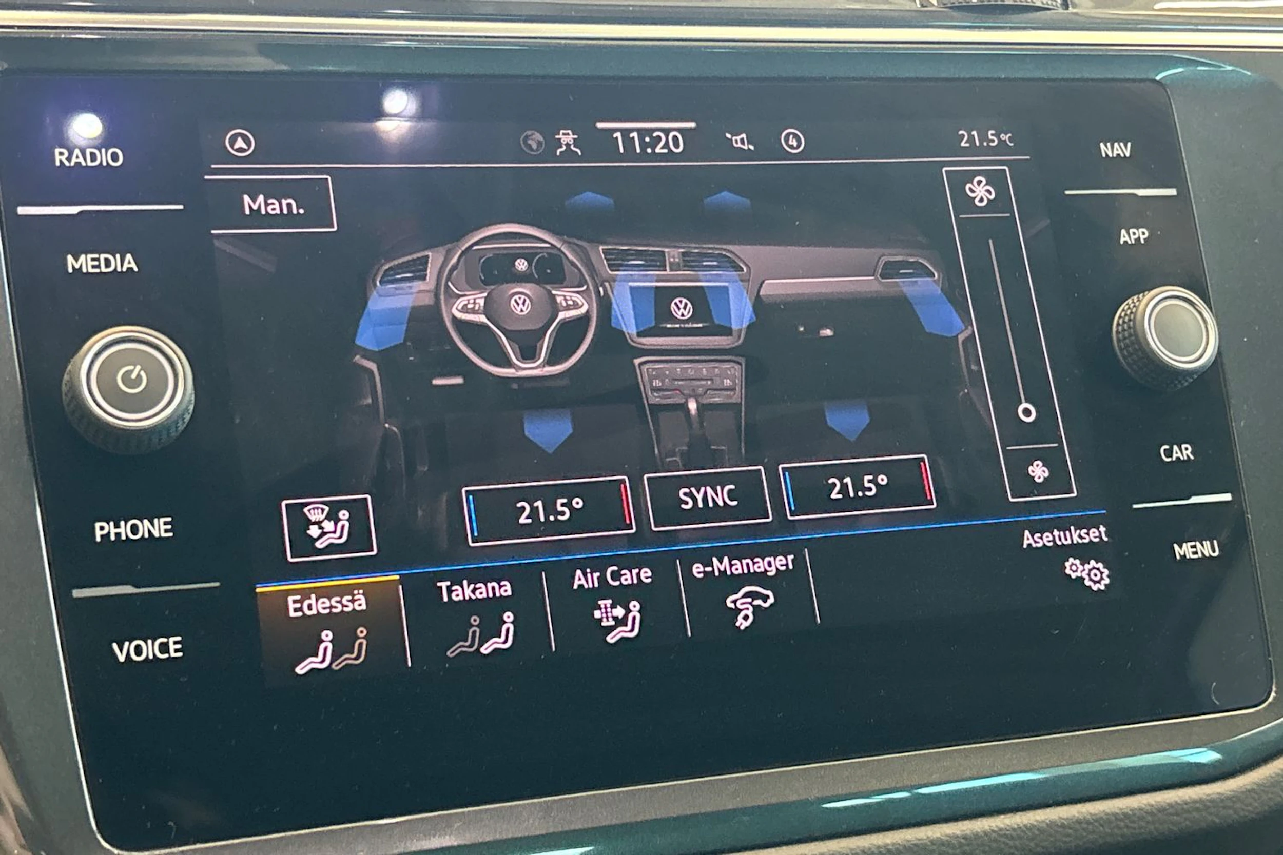 valkoinen Volkswagen Tiguan 2023 kuva 34.