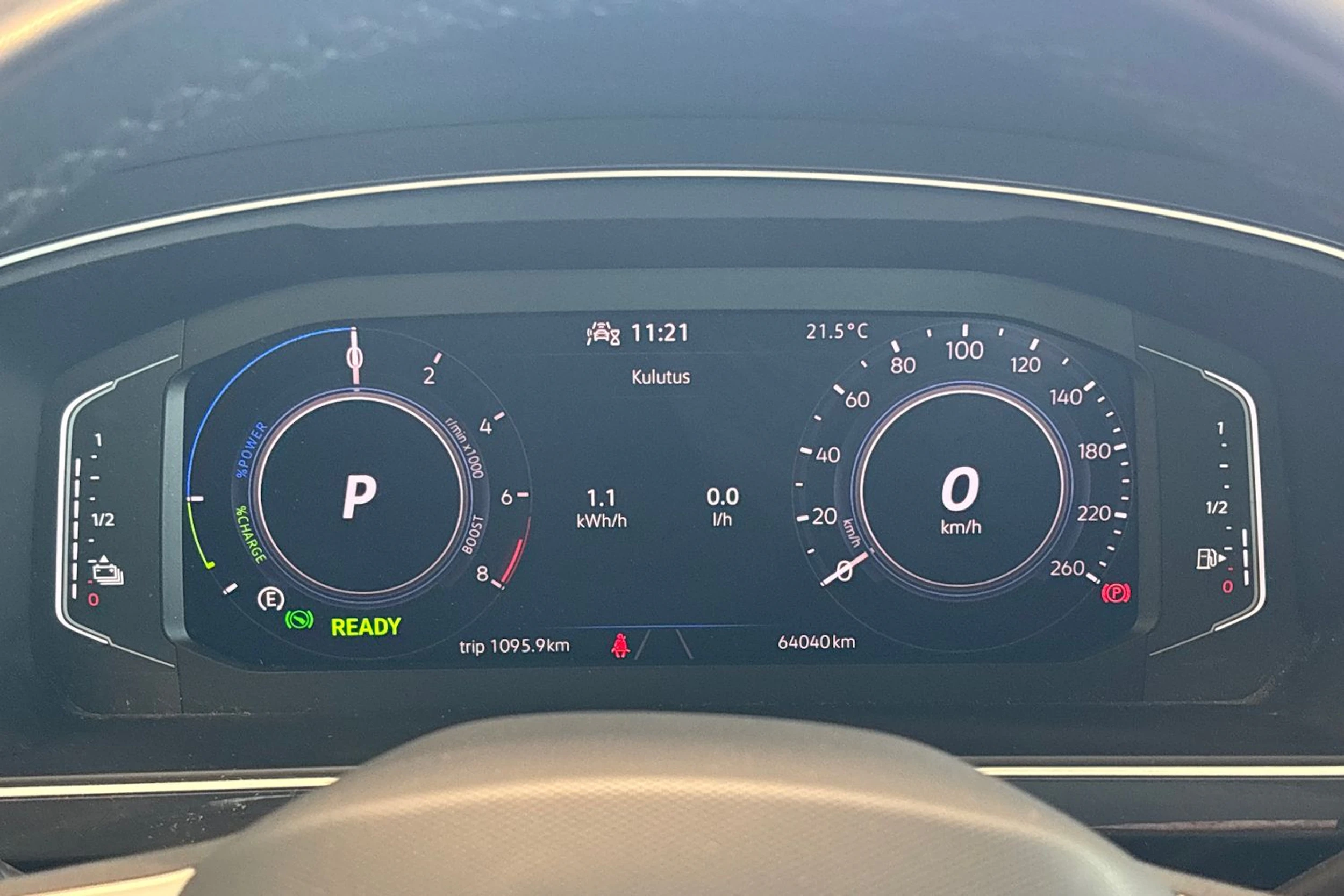 valkoinen Volkswagen Tiguan 2023 kuva 35.