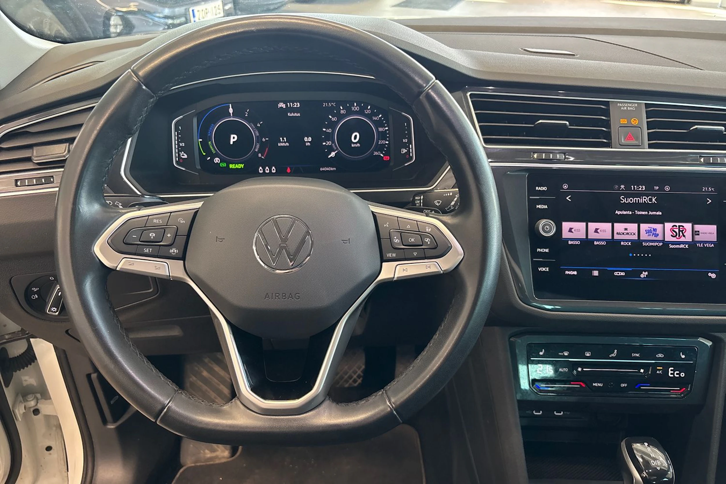 valkoinen Volkswagen Tiguan 2023 kuva 36.